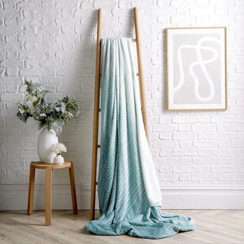 All Season Throw Blankets Cozy Chunky Soft Fleece Throws Cuddling Sofa Bed Luxury Gift Blanket