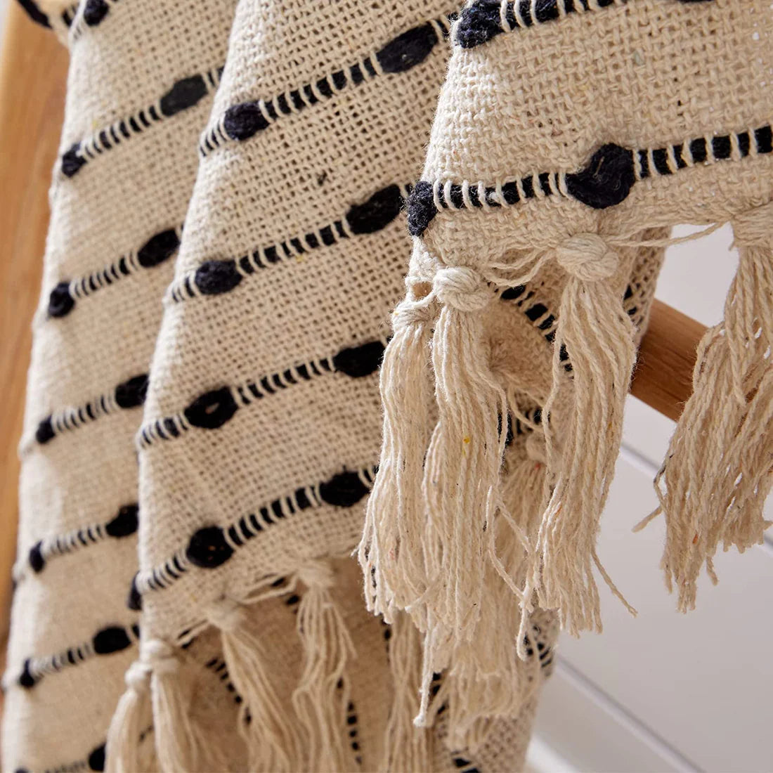 100% Cotton Throws Blankets for Sofa Chairs Bed Black Cream Colour Single Double Size